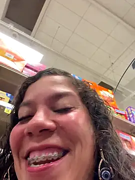 Bigbuttbrooklynn ass play camshow - 09/26/2023