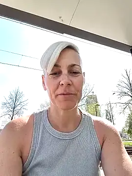 DarleenHot ass play show