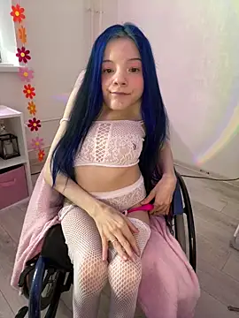 MiniSophiaa tits show