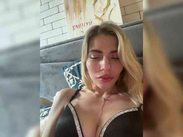 Sweet-Beauty lesbian - 03.17.2025