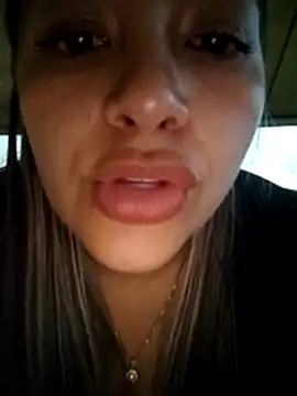 Alana_69 fuck doggy show