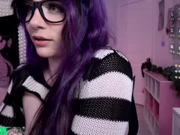 Crimsonkitten tits and ass