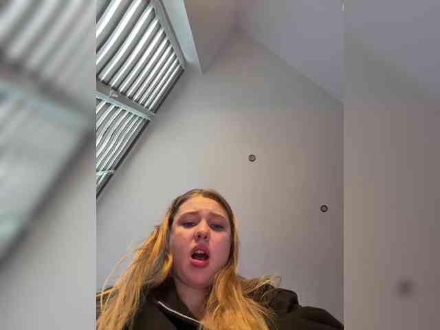 JucieLussie ass play