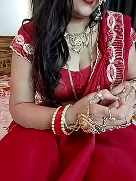 Kaamuk_shweta pussy play - 03 April 2026