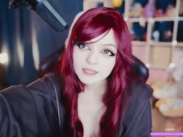 Madnessalise fingering show