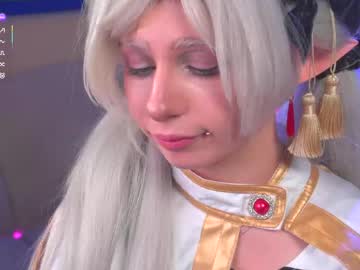 Nikkisilk solo masturbation