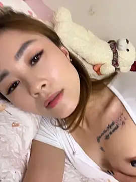 Okgirl_23 tits and ass camshow