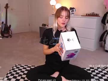 Petitebrat masturbation show