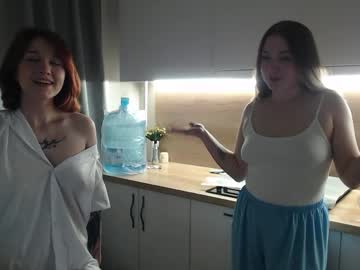 Renae_tom double blowjob camshow